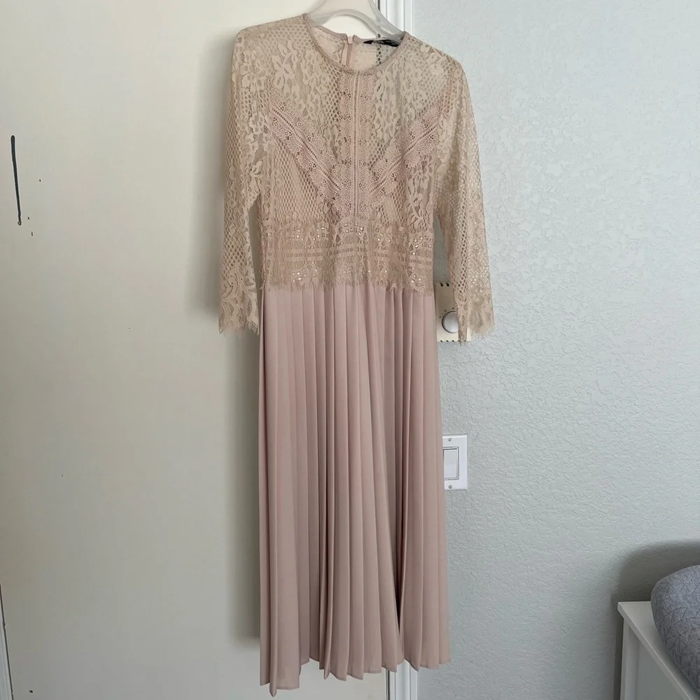 Zara Lace Dress - Picture 2 of 2